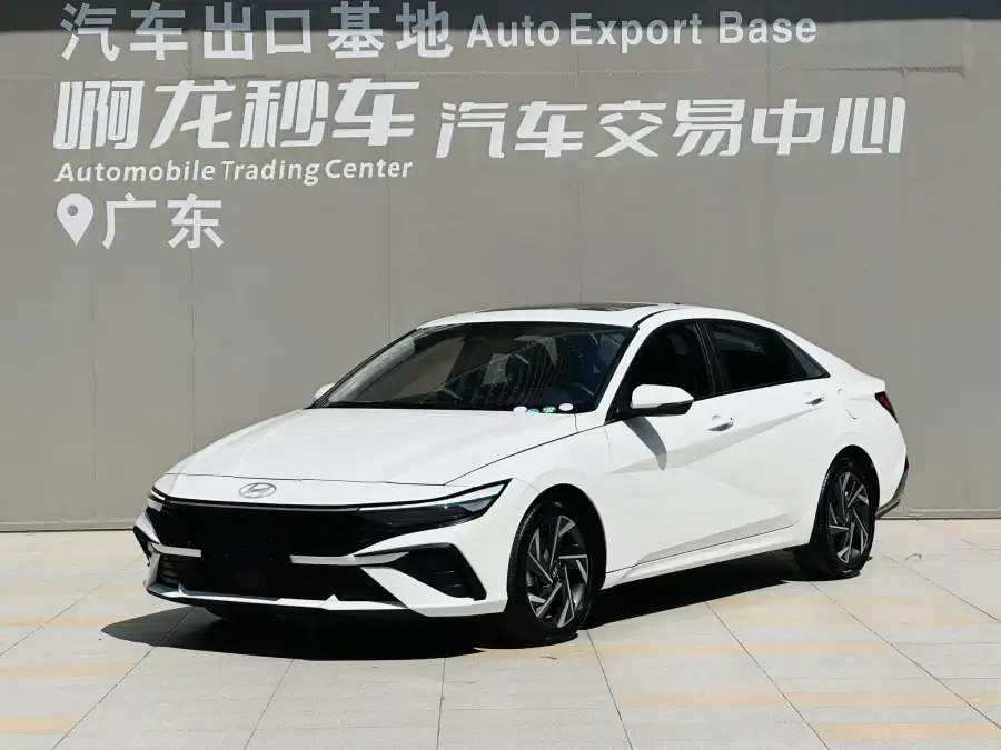Hyundai Elantra 1.5L CVT LUX Premium