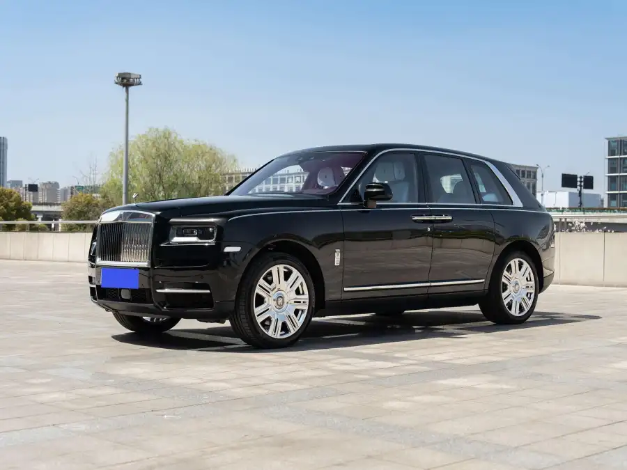 Rolls-Royce Cullinan 4 места