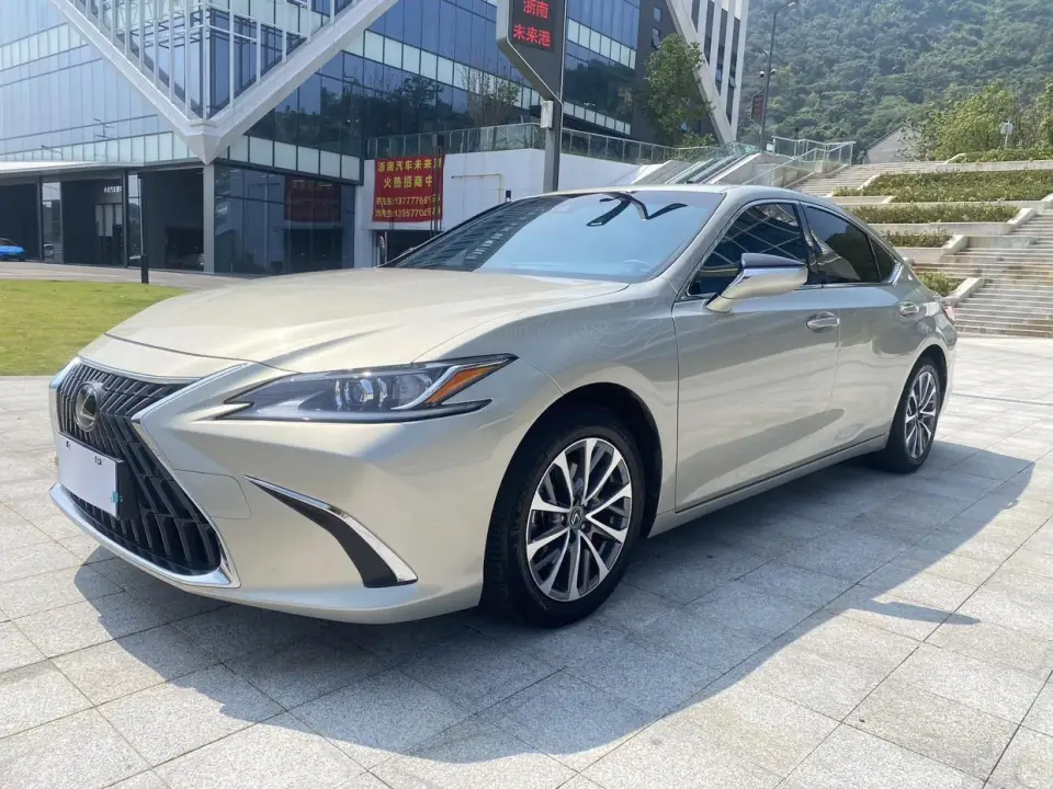 Lexus ES 200