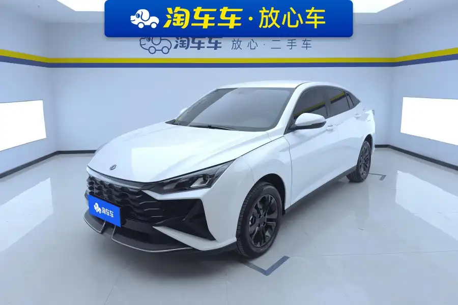 Dongfeng Aeolus Yixuan 1.5L Luxury