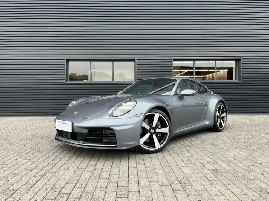 Porsche 911 Carrera 3.0T