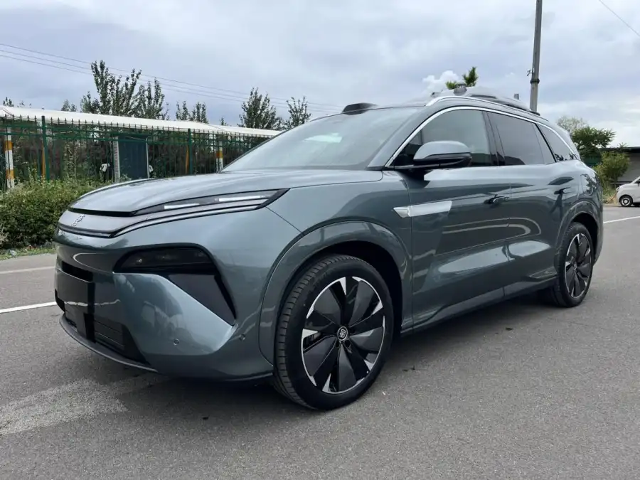 BYD Tang L DM DM-p 175KM 4WD