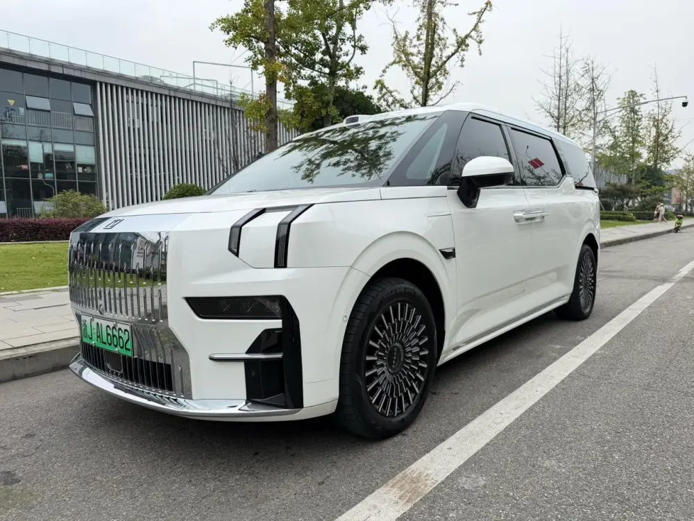 Zeekr 009 7 мест 2WD 108kWh