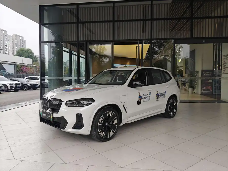 BMW iX3
