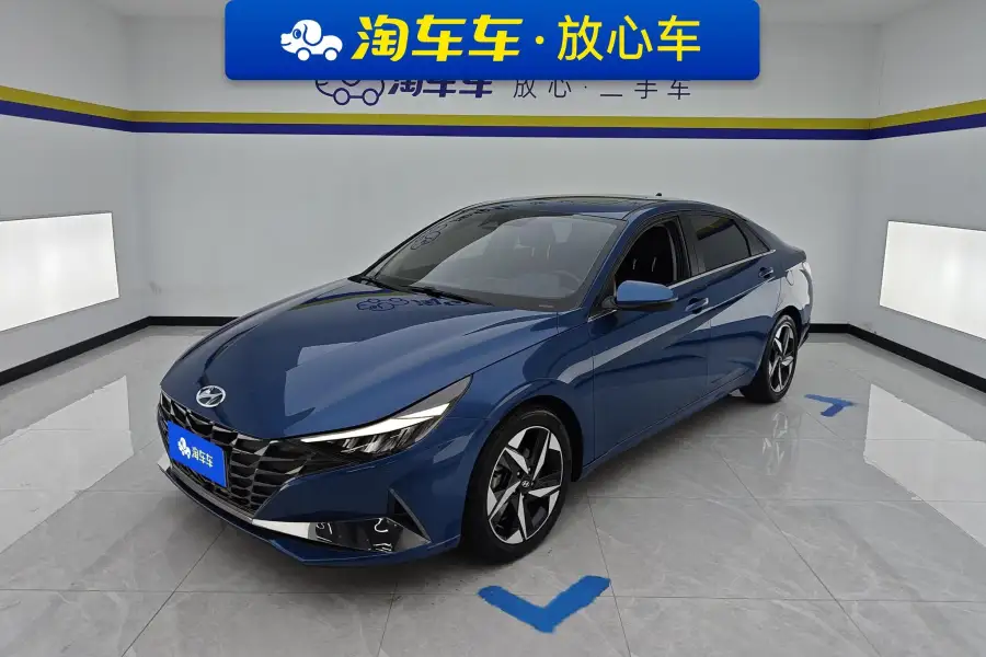 Hyundai Elantra 1.5L CVT LUX Premium