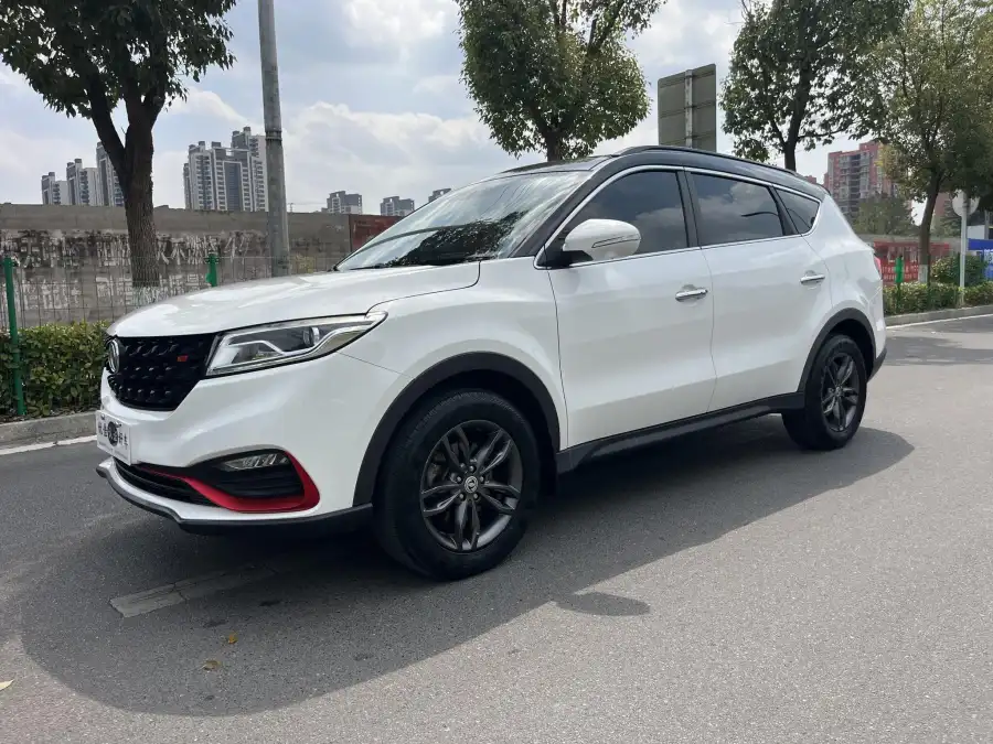 Dongfeng Fengon 580 ★ 1.5T Luxury