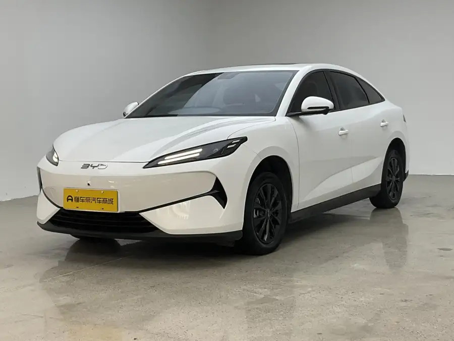 BYD e7