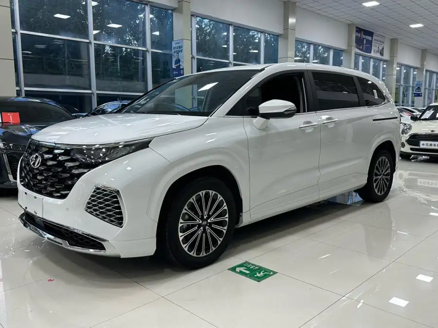Hyundai Custo 270TGDi LUX Premium