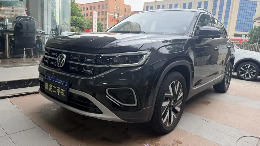 Volkswagen Tayron 330TSI 2WD