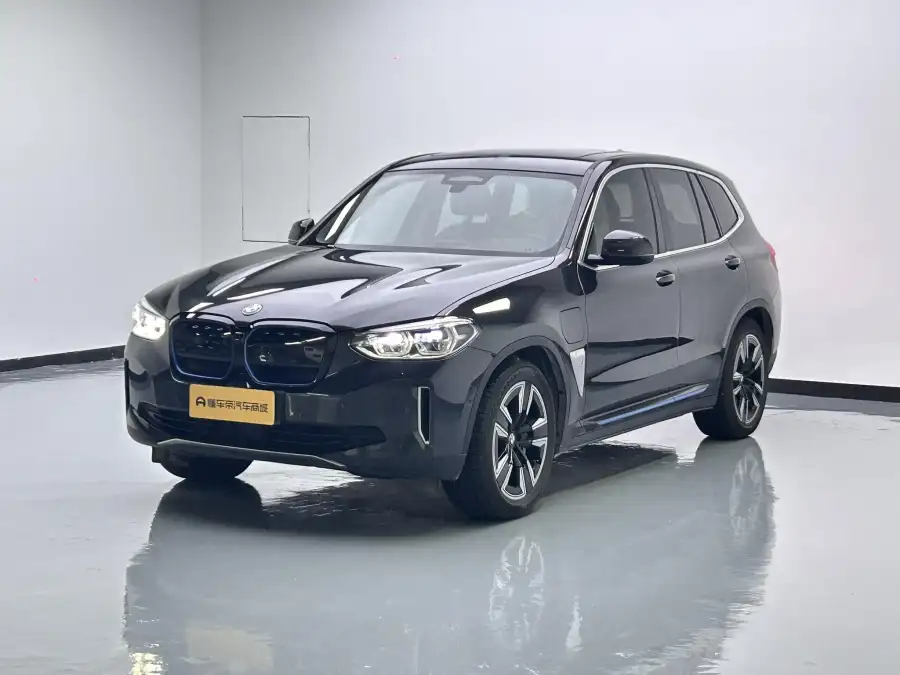 BMW iX3 Lead