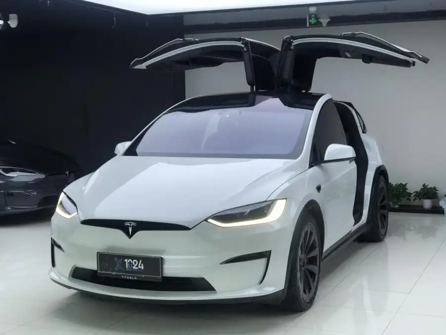 Tesla Model X Plaid