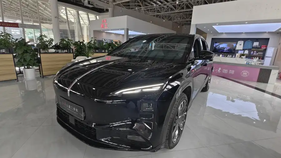 Hongqi Tiangong 08 680 Ultra 4WD