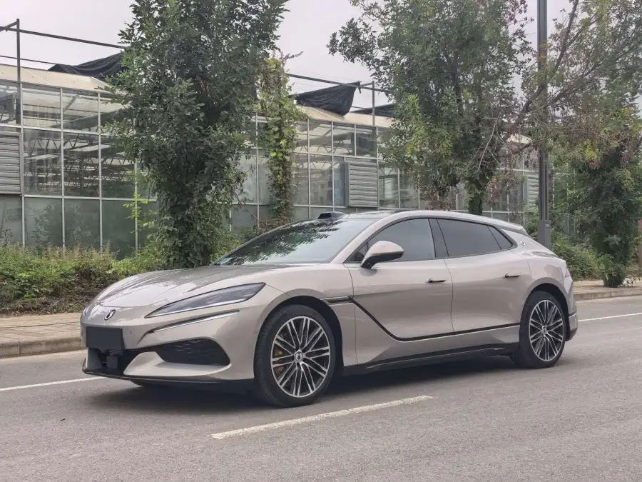 Denza Z9GT EV Flagship