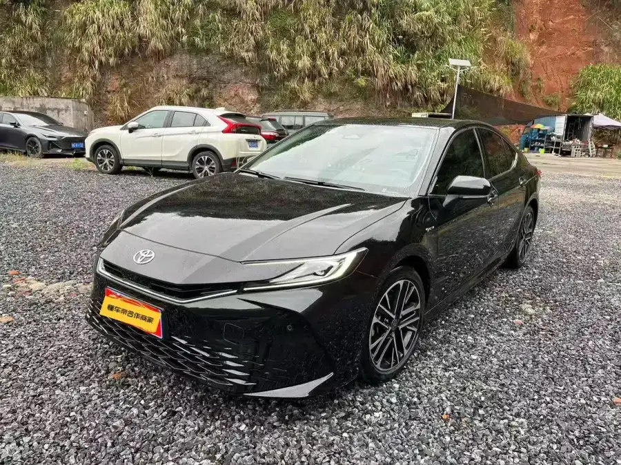 Toyota Camry 2.0HE Elite