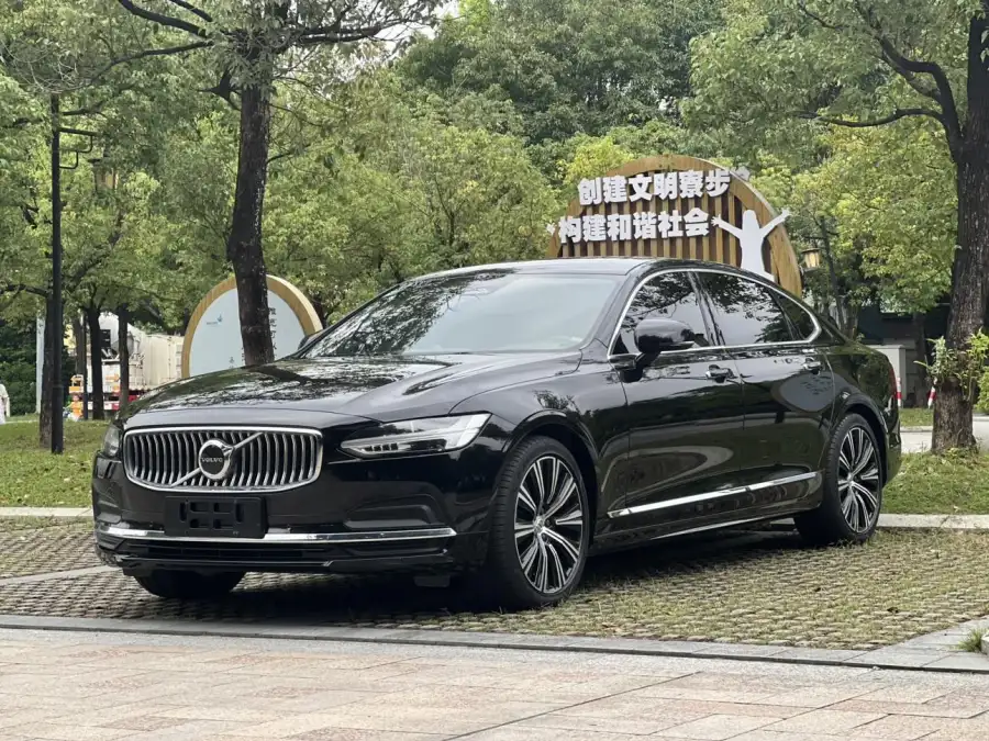 Volvo S90 B5 Luxury