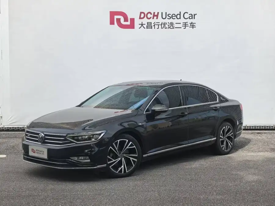 Volkswagen Magotan 330TSI DSG 30