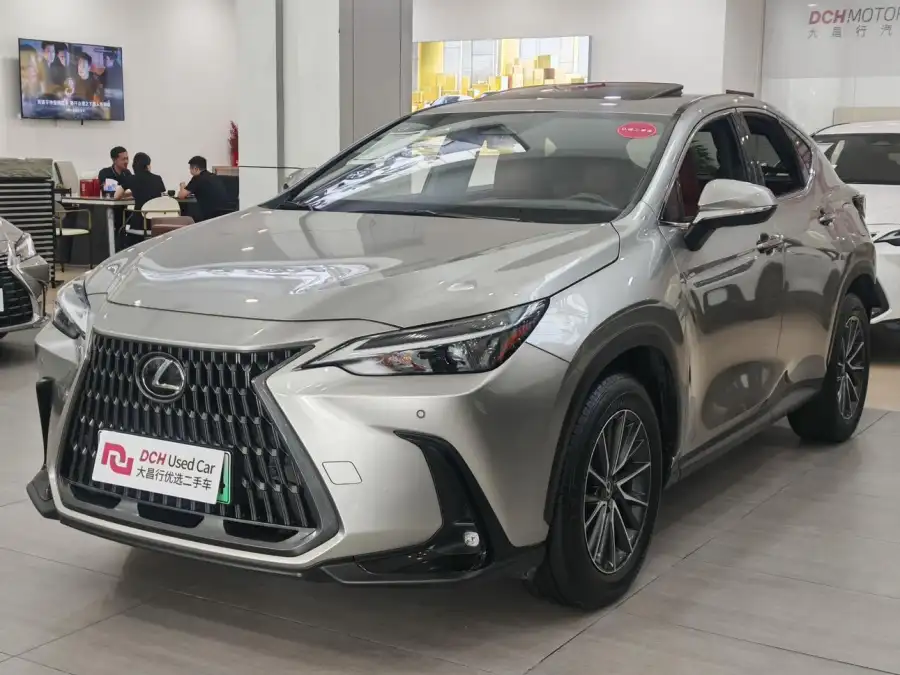 Lexus NX PHEV 400h+