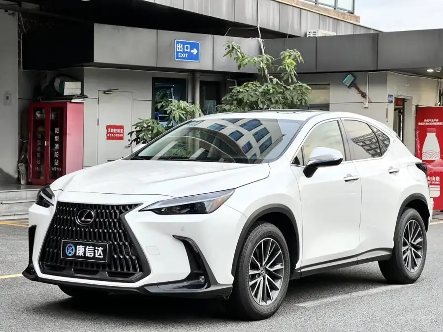 Lexus NX 260 2WD