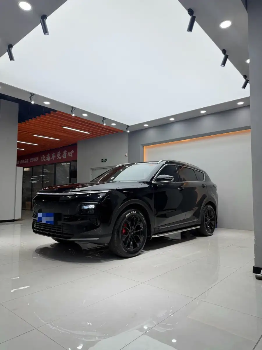 Jetour Shanhai L7 1.5TD DHT MAX+