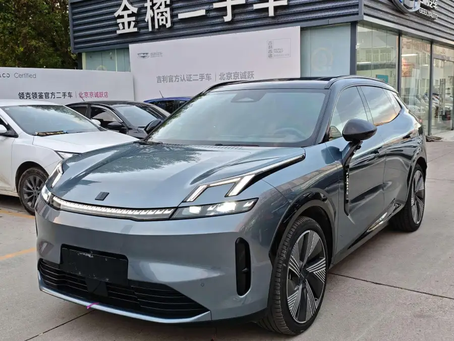 Lynk & Co 08 EM-P 220 4WD Halo