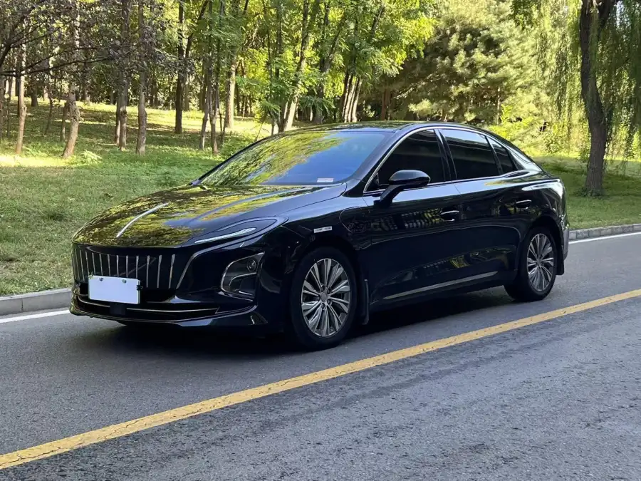 Hongqi E-QM5 620KM PLUS