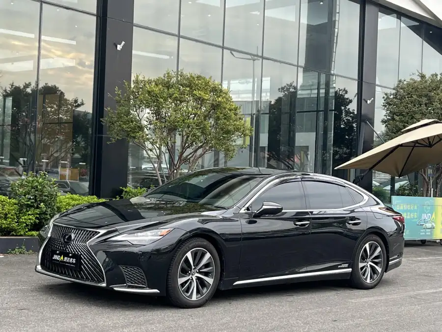 Lexus LS 500h