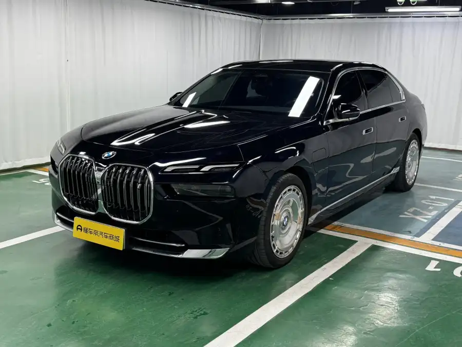 BMW i7 eDrive50L Lead