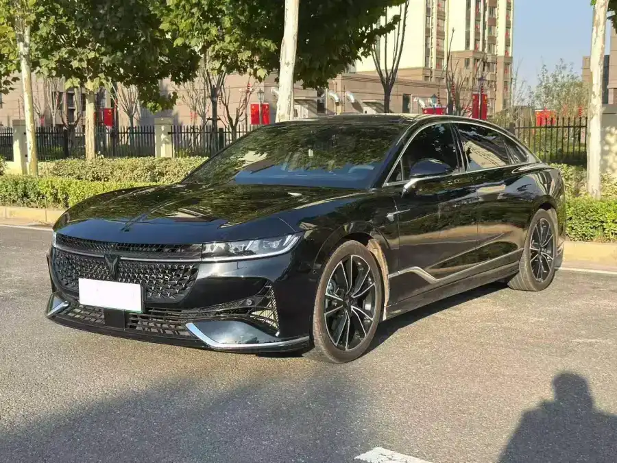 Voyah Passion PHEV Long Range 4WD Flagship
