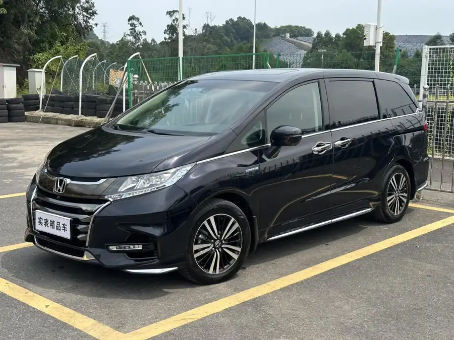Honda Odyssey 2.0L · Supreme