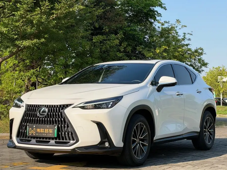 Lexus NX PHEV 400h+