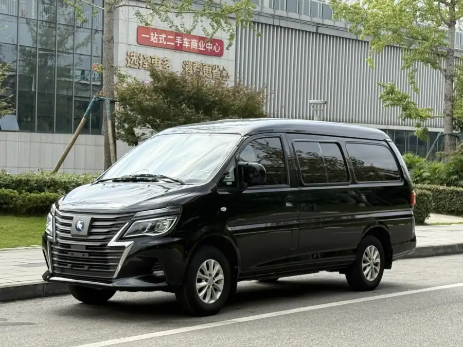 Dongfeng Forthing Lingzhi New Energy Standard 7 мест