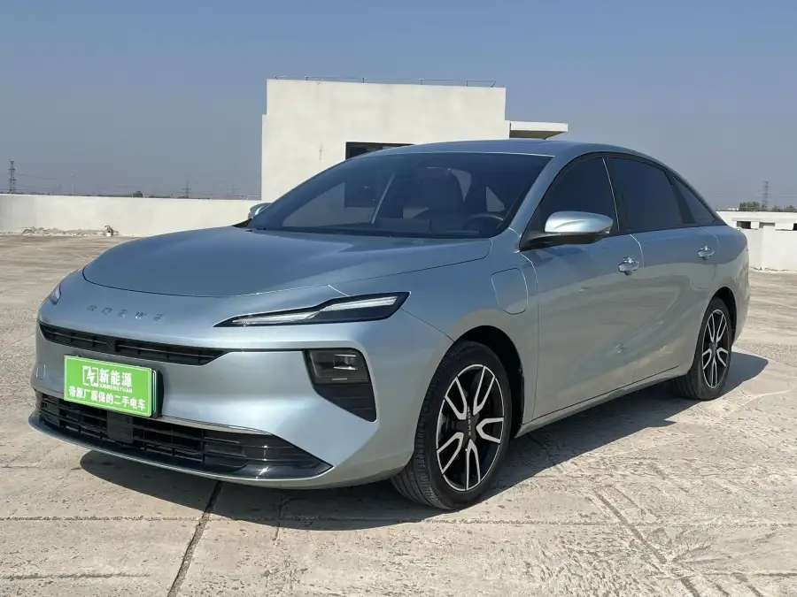 Roewe D6 450km
