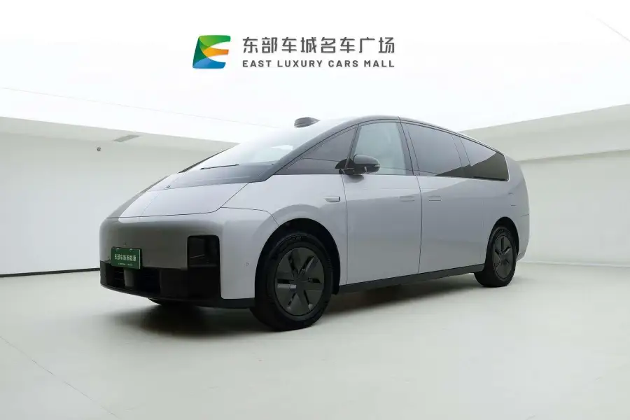 Li Auto MEGA Ultra