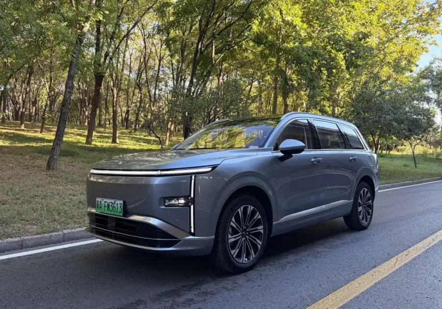 Wuling Starlight L