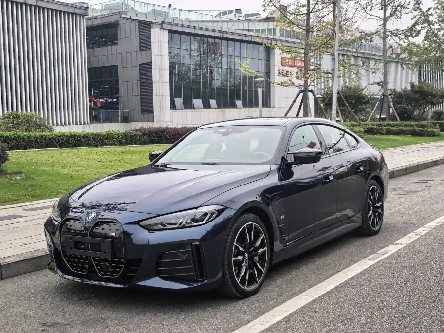 BMW i4 M50