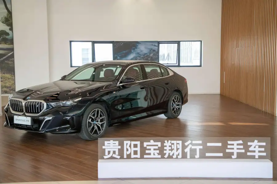 BMW i5 eDrive35L M
