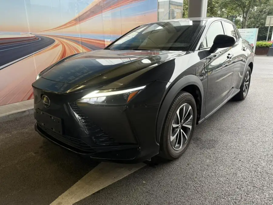 Lexus RZ 450e DIRECT4