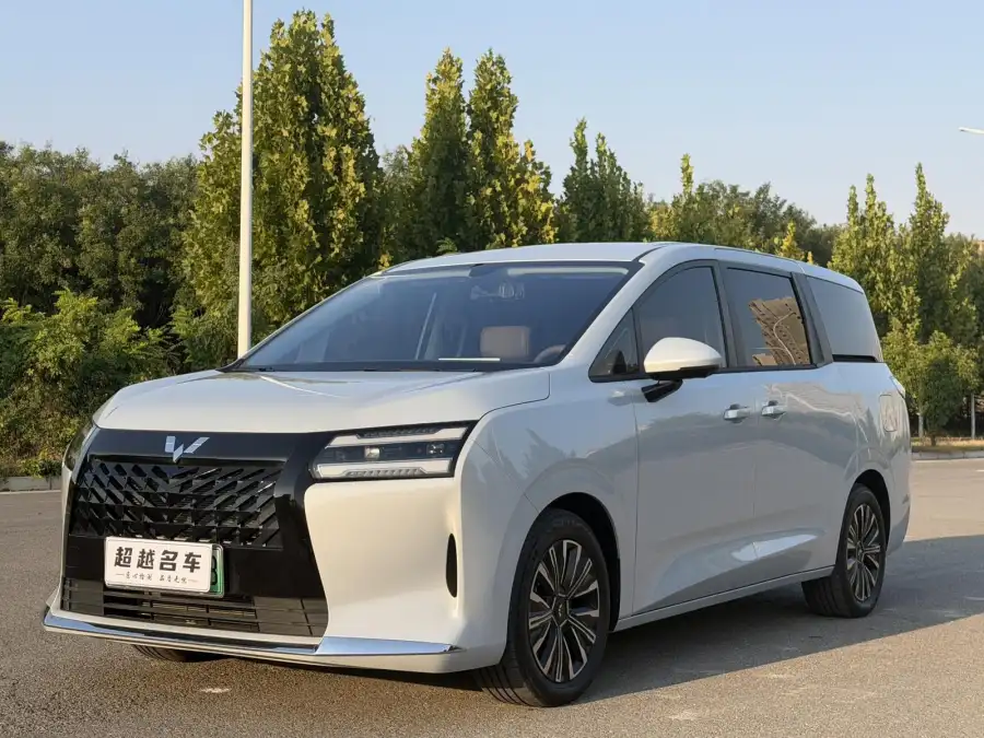 Wuling Starlight 730 PHEV 125km Luxury