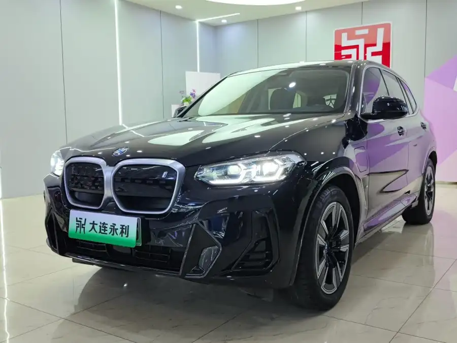 BMW iX3 Lead