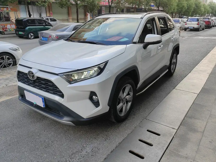 Toyota RAV4 2.0L CVT 2WD Plus