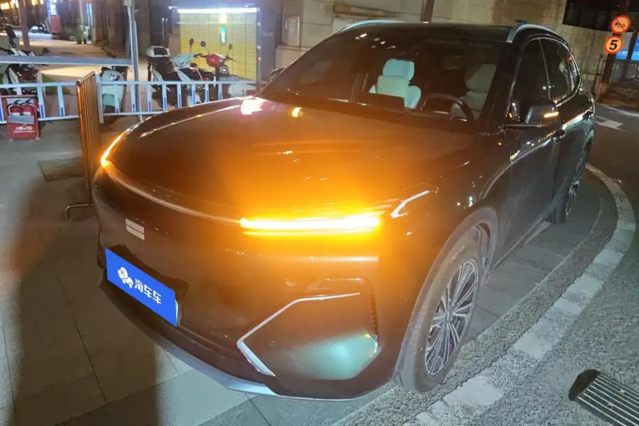 Geely Galaxy Starship 7 EM-i 120KM