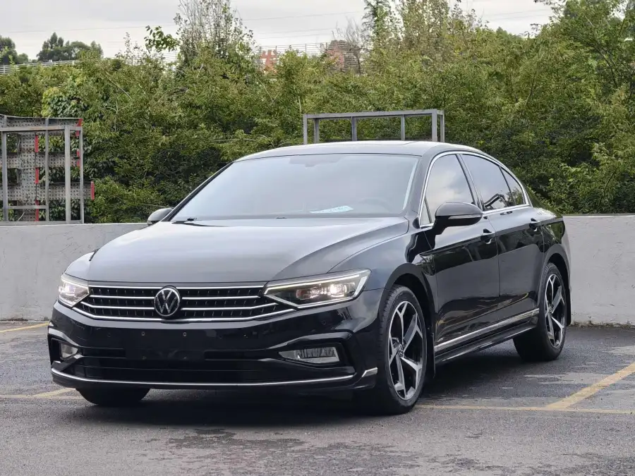 Volkswagen Magotan 330TSI DSG Lead