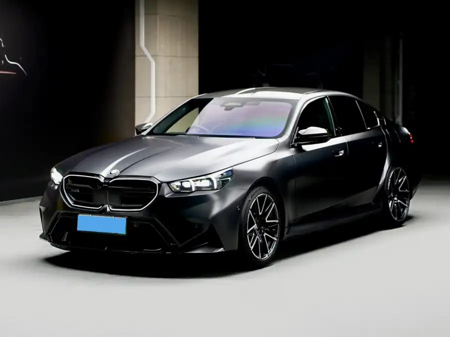 BMW M5 PHEV M5