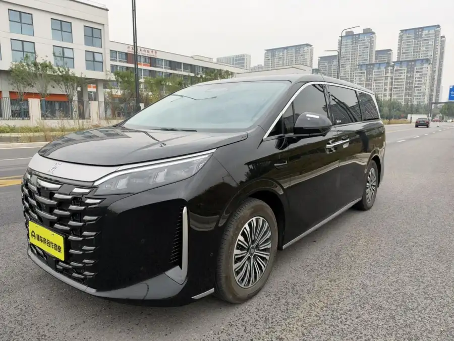 BYD Xia DM-i 180KM