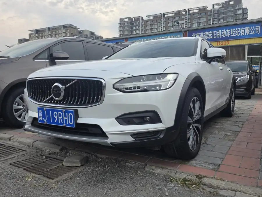 Volvo V90 Cross Country B5 AWD