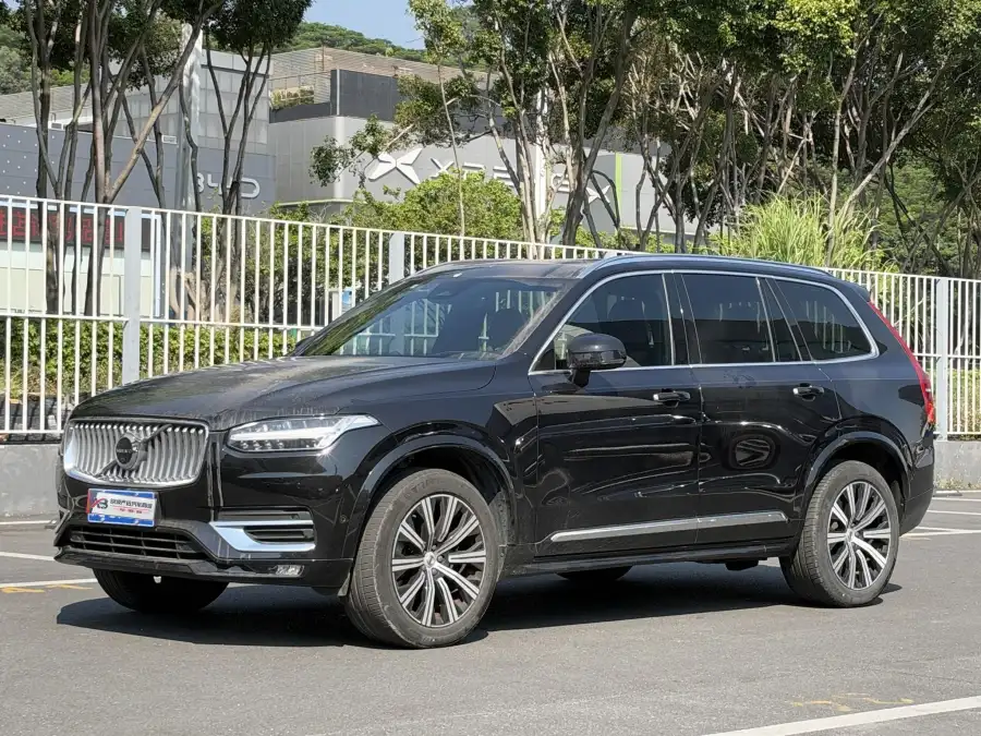 Volvo XC90 B6 Luxury 7 мест