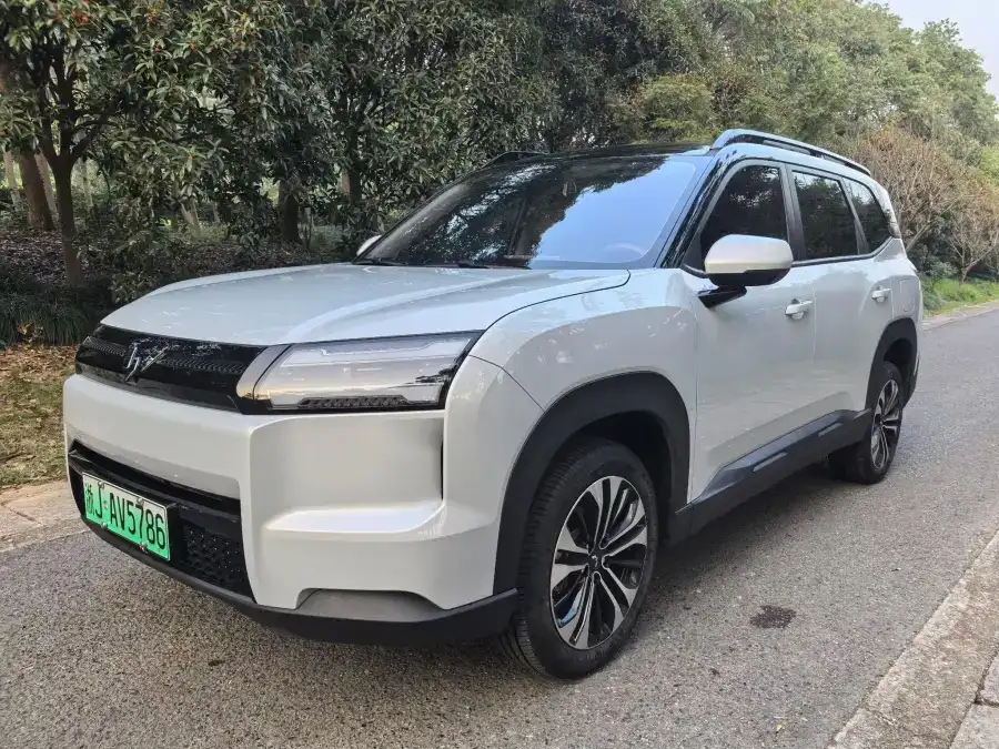 Wuling Starlight 560 EV