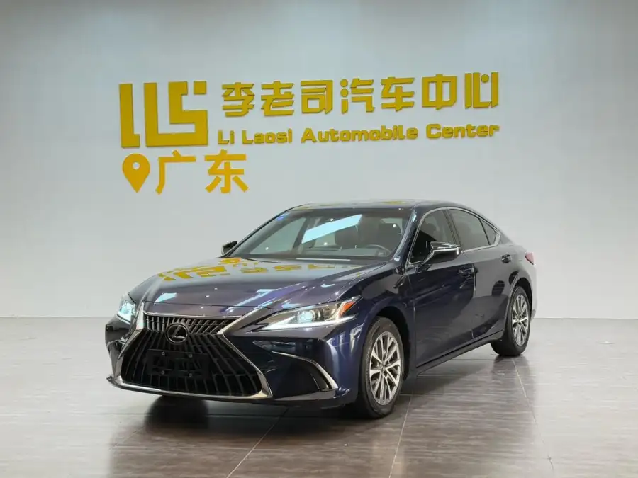 Lexus ES 200