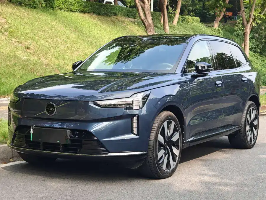 Volvo EX90