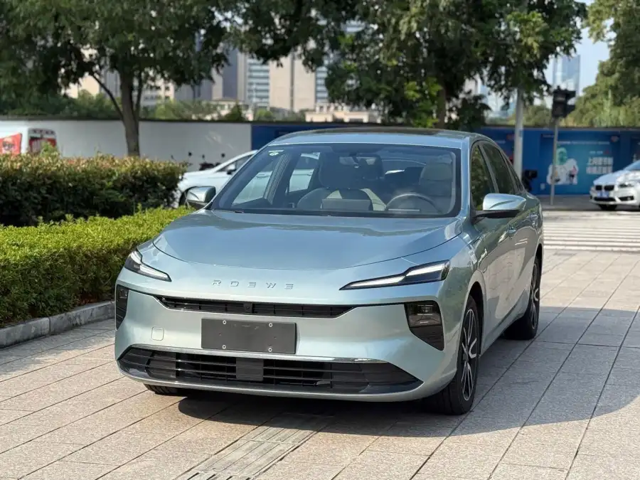 Roewe D6 450km